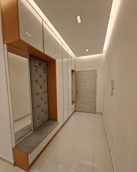 Tirane, shitet apartament 2+1 Kati 2, (Kinostudio)