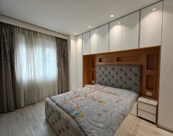 Tirane, shitet apartament 2+1 Kati 2, (Kinostudio)