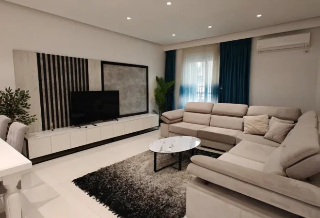 Tirane, shitet apartament 2+1 Kati 2, (Kinostudio)