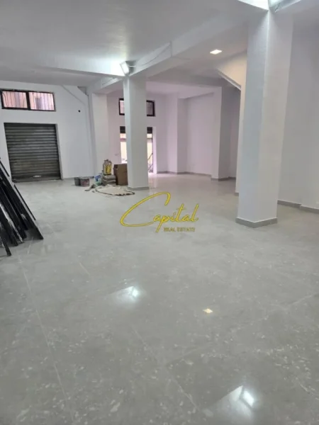 Tirane, jepet me qera dyqan Kati 0, 120 m² 750 € (21 DHJETORI)