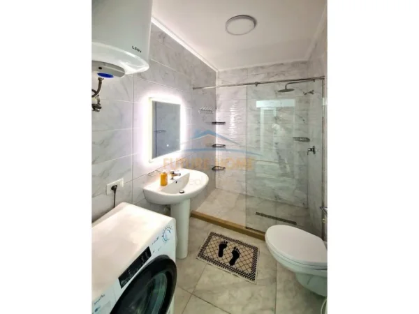 Tirane, jepet me qera apartament 2+1 Kati 4, 80 m² 800 € (RRUGA 5 MAJI)