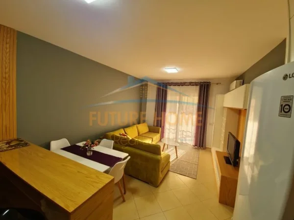 Tirane, jepet me qera apartament 2+1 Kati 4, 80 m² 800 € (RRUGA 5 MAJI)