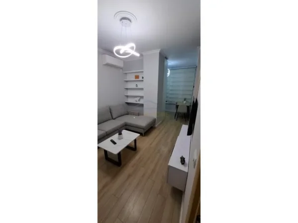 Qera, Apartament 1+1,Kodra e Diellit, Tirane. 550 €, UNA64086