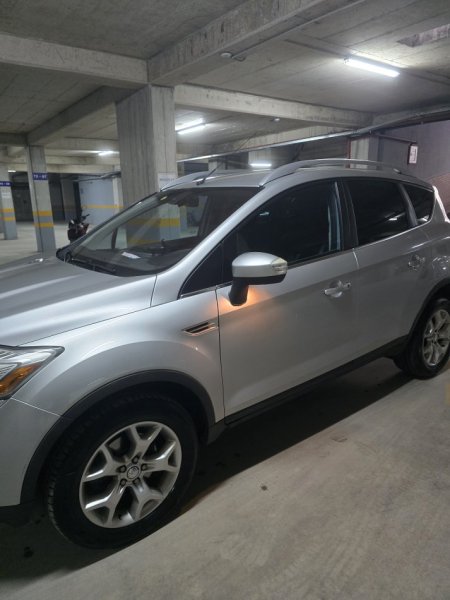 Tirane, shitet SUV Ford Kuga 2010 Nafte, gri metalizato automatik Kondicioner 241.000 km 6.950 €