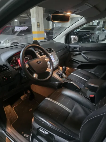 Tirane, shitet SUV Ford Kuga 2010 Nafte, gri metalizato automatik Kondicioner 241.000 km 6.950 €