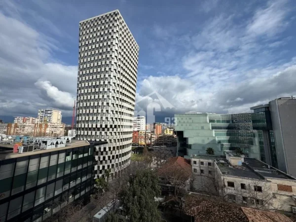Tirane, jepet me qera zyre Kati 7, 130 m² 1.800 € (RRUGA “ABDI TOPTANI”, PRANË SHESHIT “SKËNDERBEJ”)