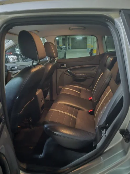 Tirane, shitet SUV Ford Kuga 2010 Nafte, gri metalizato automatik Kondicioner 241.000 km 6.950 €