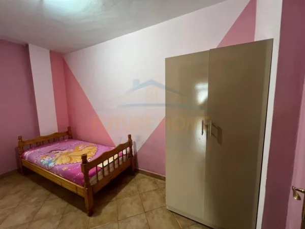 Tirane, jepet me qera apartament 2+1 Kati 10, 111 m² 700 € (Rruga e kavajes)