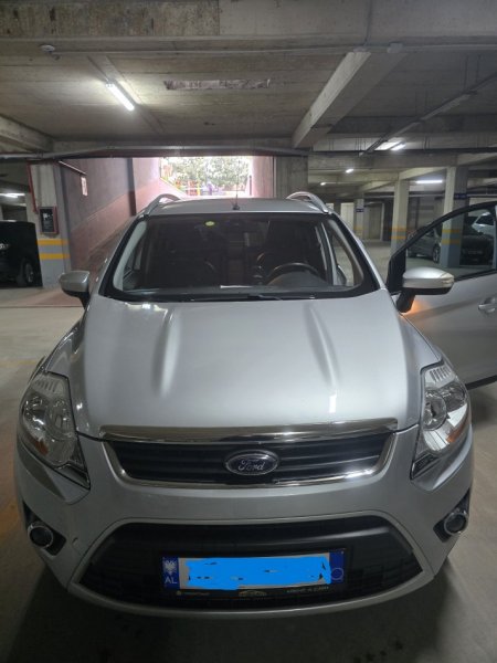 Tirane, shitet SUV Ford Kuga 2010 Nafte, gri metalizato automatik Kondicioner 241.000 km 6.950 €