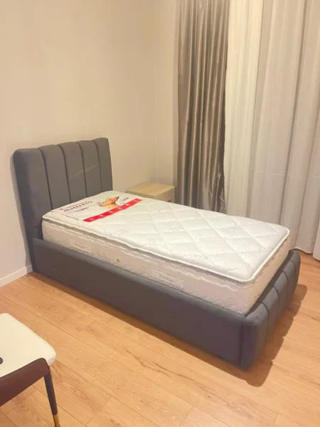 Tirane, jepet me qera apartament 2+1 , 1.100 € (Mine Peza)