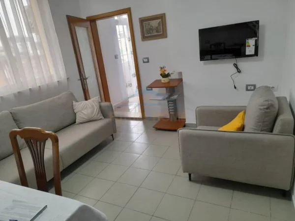 Tirane, jepet me qera apartament 2+1 Kati 5, 80 m² 670 € (Rruga e Durresit)