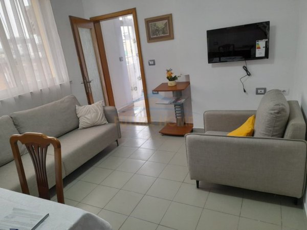 Tirane, jepet me qera apartament 2+1 Kati 5, 80 m² 670 € (Rruga e Durresit)