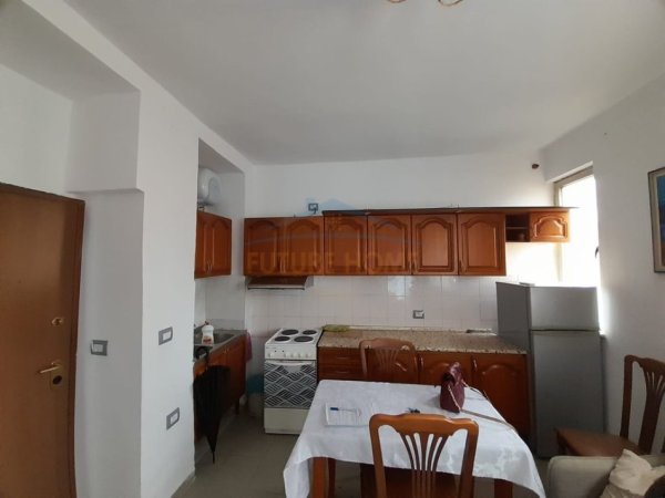 Tirane, jepet me qera apartament 2+1 Kati 5, 80 m² 670 € (Rruga e Durresit)