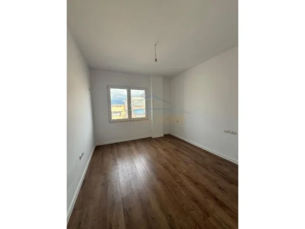 Tirane, shitet apartament 2+1+Ballkon Kati 7, 125 m² 210.000 € (Unaza e Re)