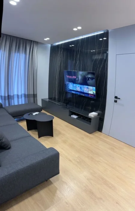 Tirane, jepet me qera apartament 2+1 Kati 5, 110 m² 1.700 € (RRUGA E KAVAJES)