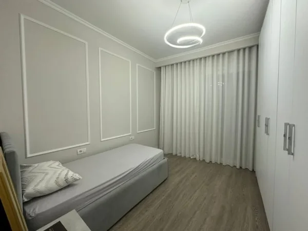 Tirane, jepet me qera apartament 2+1 Kati 2, 1.000 € (TEG – Tirana East Gate)