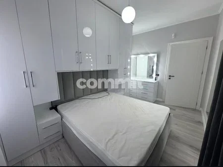 Tirane, jepet me qera apartament 2+1 Kati 7, 97 m² 550 € (astir)