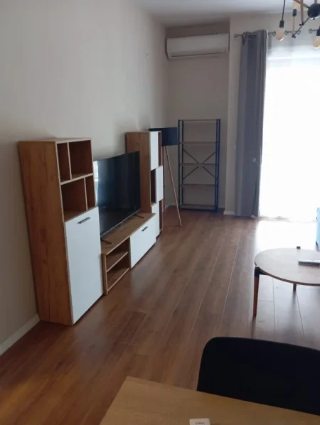 Tirane, jepet me qera apartament 2+1+Ballkon Kati 6, 100 m² 600 € (5 MAJI)