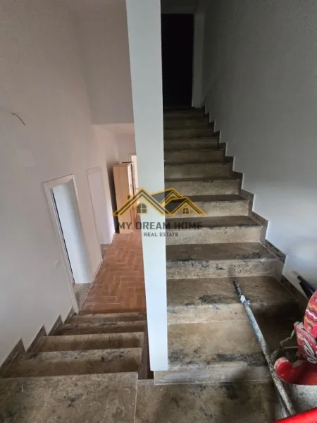 Durres, shitet apartament 3+1+Aneks+Ballkon , 543 m² 350.000 € (gjiri i lazit)