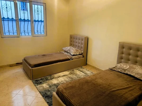 Tirane, jepet me qera 2+1 , 100 m² 450 € 