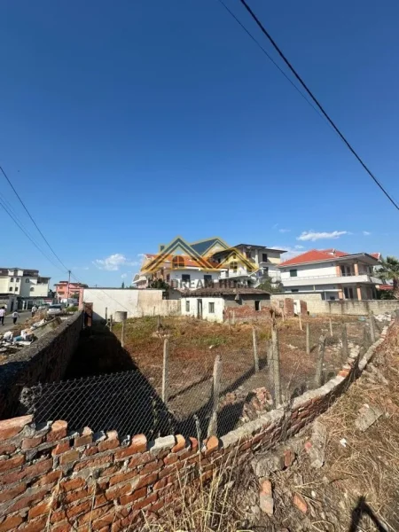 Durres, shitet shtepi 2+1 , 480 m² 70.000 € (durres sallmone)