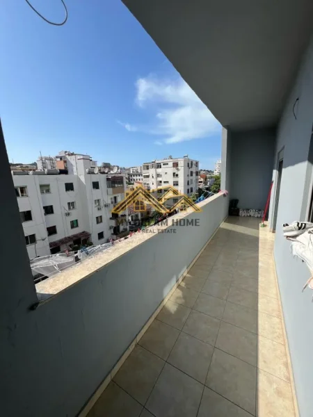 Durres, shitet apartament 2+1 , 140 m² 150.000 € (drejtoria e policise)