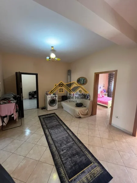 Durres, shitet apartament 2+1 , 140 m² 150.000 € (drejtoria e policise)