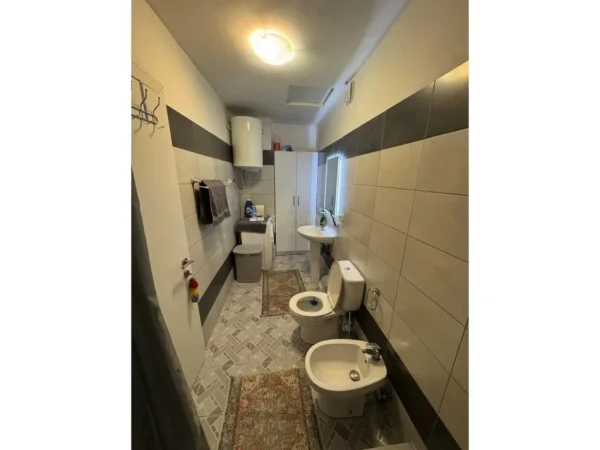 Tirane, shitet apartament 1+1 Kati 2, 72 m² 150.000 € (Tregu Elektrik)