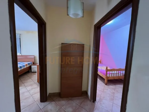 Tirane, jepet me qera apartament 2+1 Kati 10, 111 m² 700 € (Rruga e Kavajës)