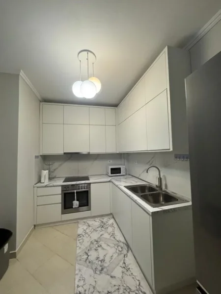 Tirane, jepet me qera apartament 2+1+Ballkon Kati 2, 100 m² 50.000 leke i pa diskutueshem