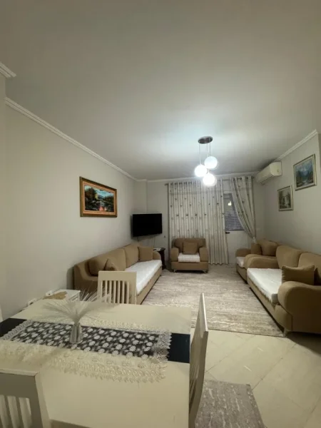 Tirane, jepet me qera apartament 2+1+Ballkon Kati 2, 100 m² 50.000 leke i pa diskutueshem