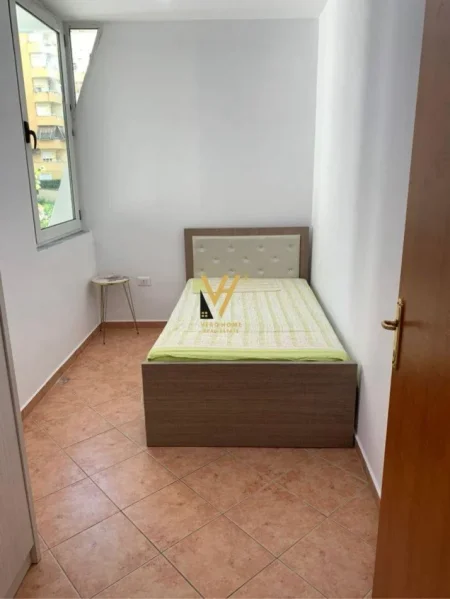 Tirane, jepet me qera apartament 2+1+Ballkon Kati 3, 91 m² 720 € (KOMUNA E PARISIT)