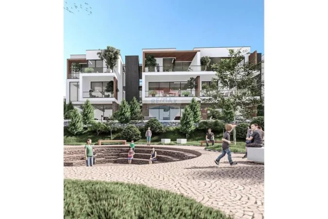 Apartament ne shitje, 2+1 me oborr, prane TEG! (309'000 Euro)