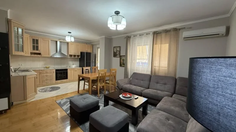 Tirane, shitet apartament 2+1+Ballkon Kati 5, 107 m² 350.000 € (Air Albania)