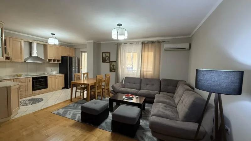 Tirane, shitet apartament 2+1+Ballkon Kati 5, 107 m² 350.000 € (Air Albania)