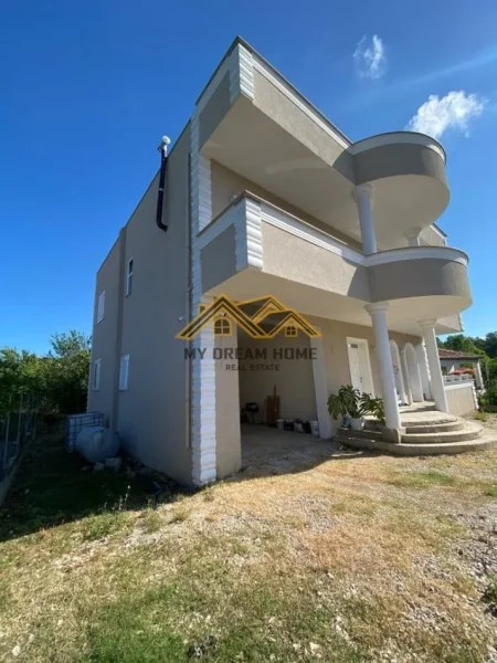 Durres, shitet shtepi , 730 m² 180.000 € (730)