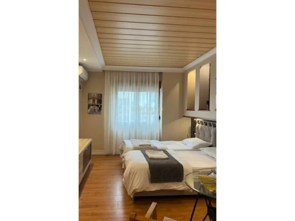 Tirane, jepet me qera apartament 2+1 Kati 7, 130 m² 1.500 € (9 Kateshet)