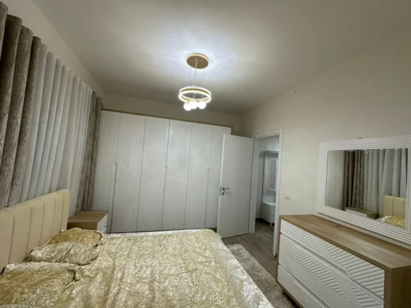 Tirane, jepet me qera apartament 2+1 Kati 2, 110 m² 850 € (Rruga Hamdi Sina)