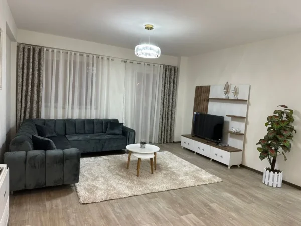 Tirane, jepet me qera apartament 2+1 Kati 2, 110 m² 850 € (Rruga Hamdi Sina)