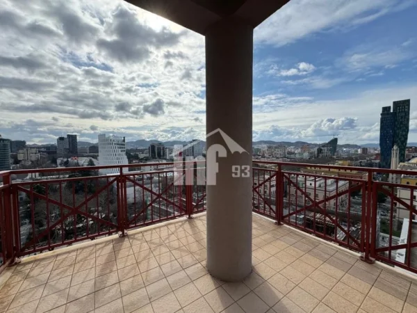 Tirane, jepet me qera zyre Kati 10, 150 m² 2.100 € (RRUGA “ABDI TOPTANI”, PRANË SHESHIT "SKËNDERBEJ")