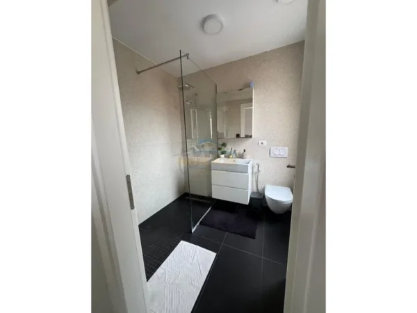 Tirane, shitet apartament 3+1 Kati 4, 109 m² 240.000 € 