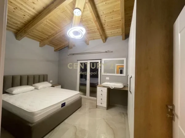 Tirane, jepet me qera Vile 2+1 Kati 3, 100 m² 800 € (Xhamia Farke e Madhe)