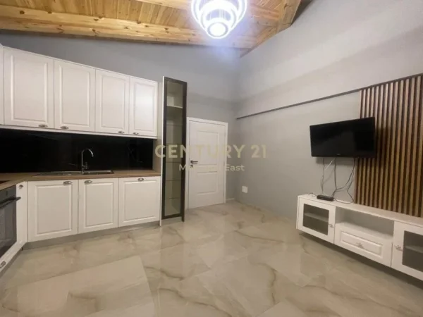 Tirane, jepet me qera Vile 2+1 Kati 3, 100 m² 800 € (Xhamia Farke e Madhe)