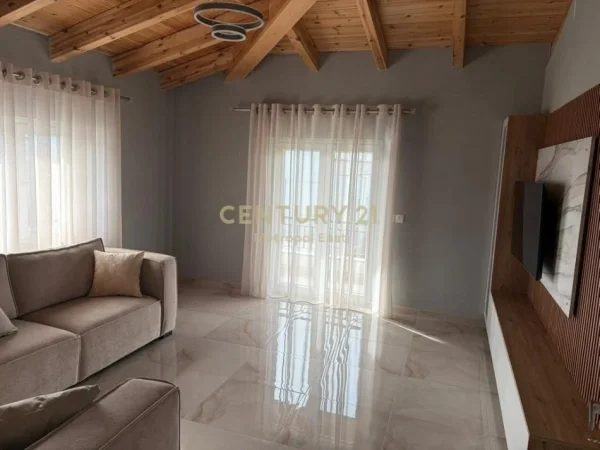 Tirane, jepet me qera Vile 2+1 Kati 3, 100 m² 800 € (Xhamia Farke e Madhe)