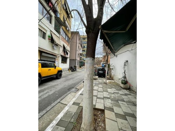 Tirane, jepet me qera ambjent biznesi Kati 0, 54 m² 600 € (RRUGA E DURRSIT)