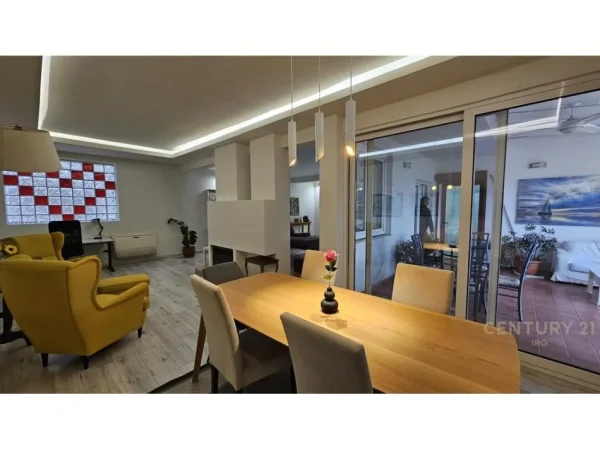 Tirane, shes apartament 3+1 Kati 12, 197 m² 620.000 € (Bllok)