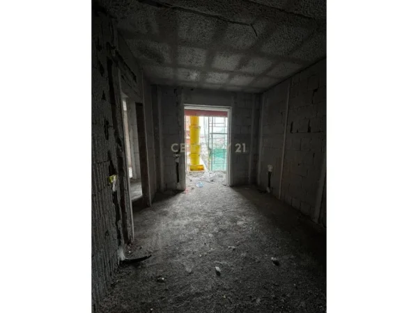 Tirane, shitet apartament 1+1+Ballkon Kati 6, 74 m² 92.500 € 