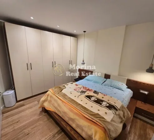 Tirane, jepet me qera apartament 3+1 Kati 3, 100 m² 800 € (Pazari i Ri)