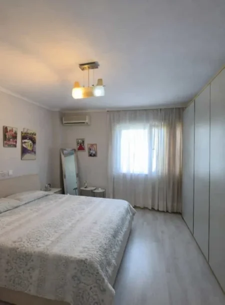 Tirane, jepet me qera apartament 2+1 Kati 8, 85 m² 570 € (Rruga Androkli Kostallari)