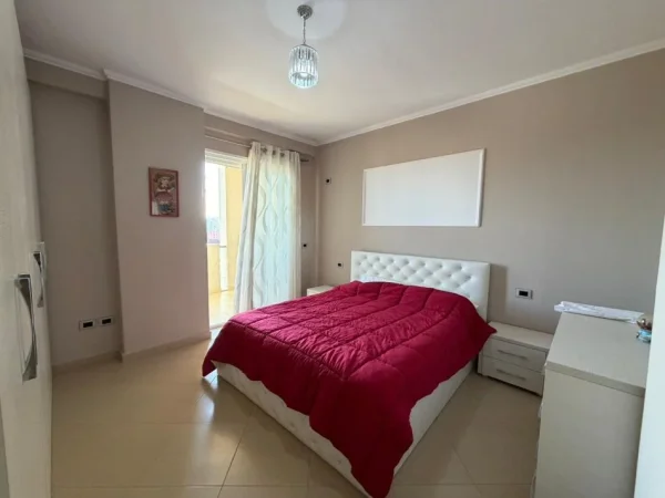 Durres, jepet me qera apartament 2+1+Ballkon Kati 6, 96 m² 400 € (durres)